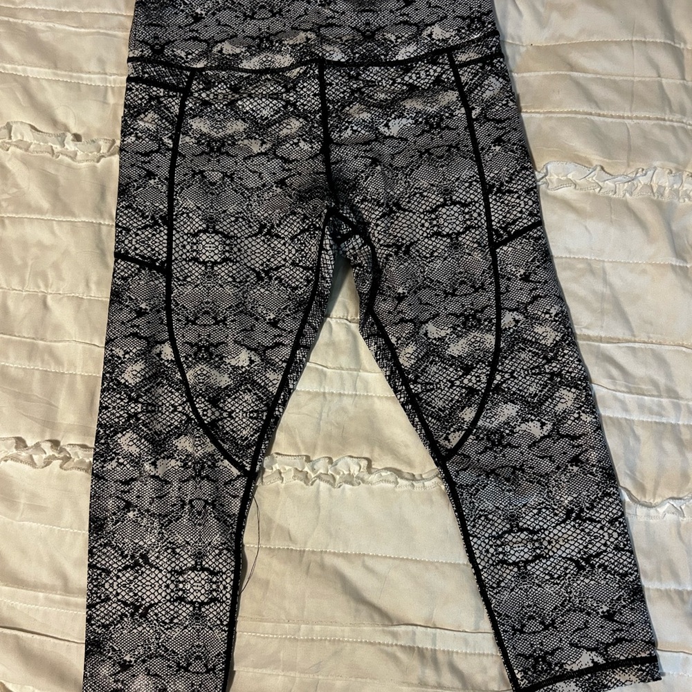 ZYIA Black and Gray Snake Print Leggings